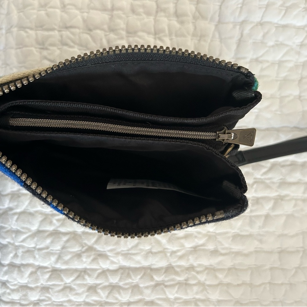 Pendleton Wallet/Wristlet - Picture 4 of 4